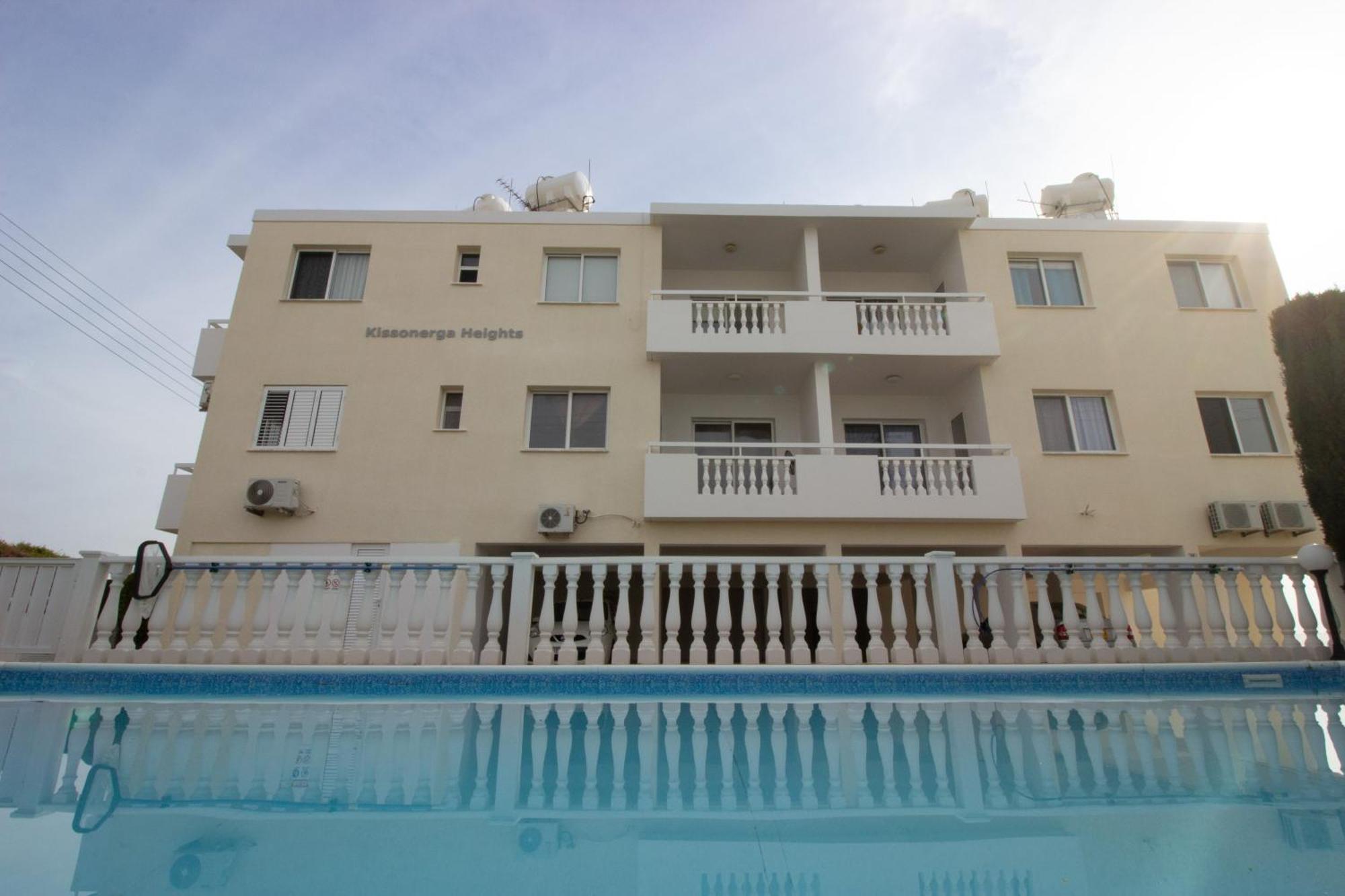 Golden Sunset Apartment Kissonerga Exterior photo